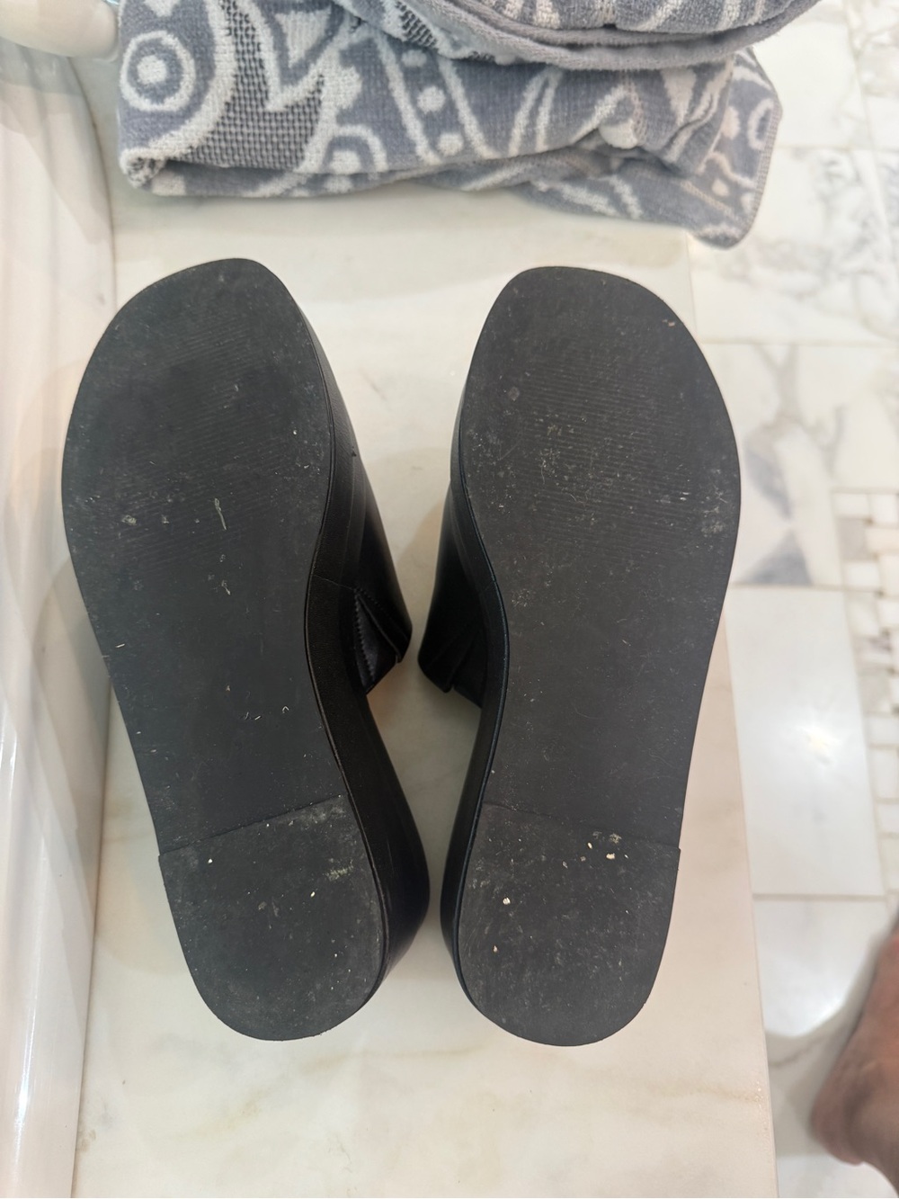 Steve Madden Black Chunky Platform Slide Sandals - Picture 4 of 5